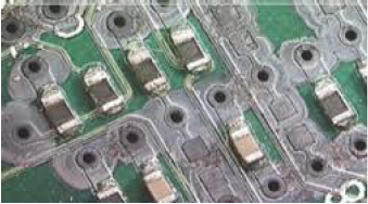 图11b 通过孔洞腐蚀电镀板.jpg